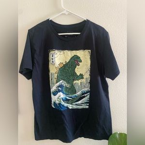 Godzilla t-shirt size large